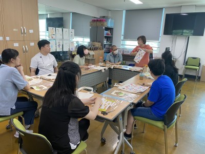 직업적응훈련생 토탈공예(원단가방 꾸미기)활동 이미지