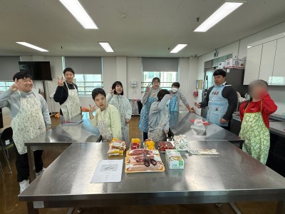 직업훈련생 가사 프로그램 '돼지고기 꼬치'만들기 이미지