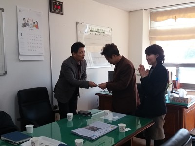 중증장애인지원고용 실적 우수기관 후원금 전달 이미지